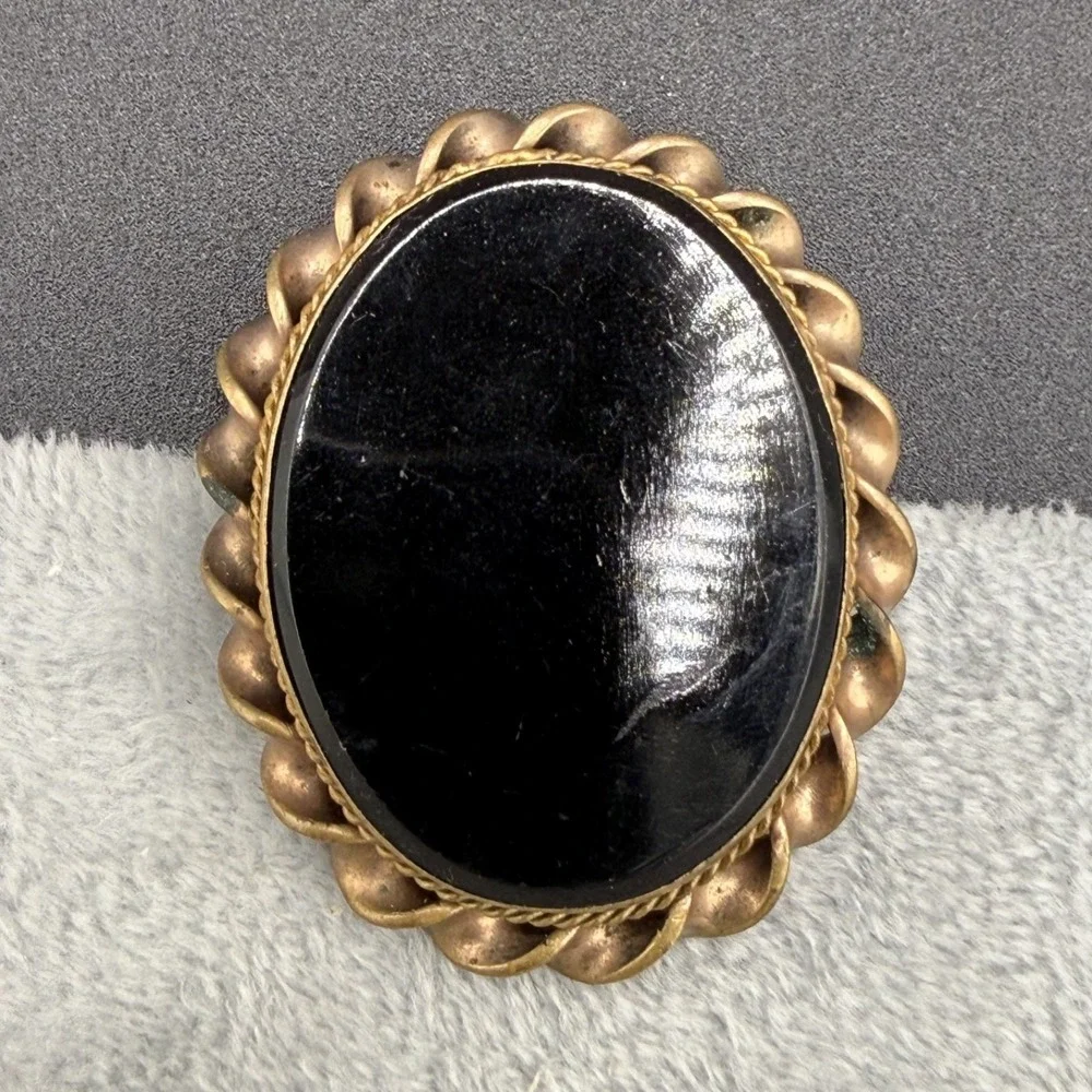 Vintage Victorian Brooch Gold Tone‎ Black  READ